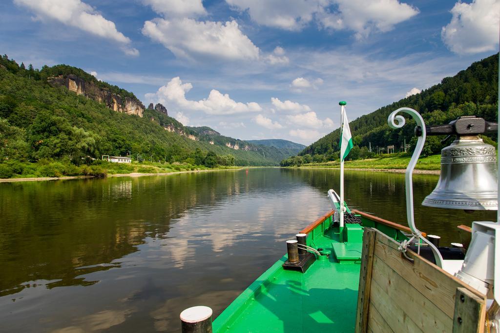 Privatzimmer Mit Aussicht Pirna Esterno foto